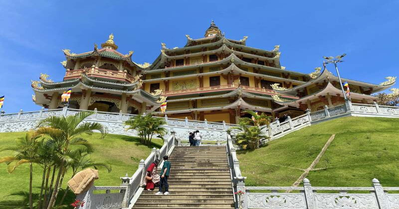 Những Điểm Du Lịch Nổi Tiếng Việt Nam Thu Hút Du Khách Nhất