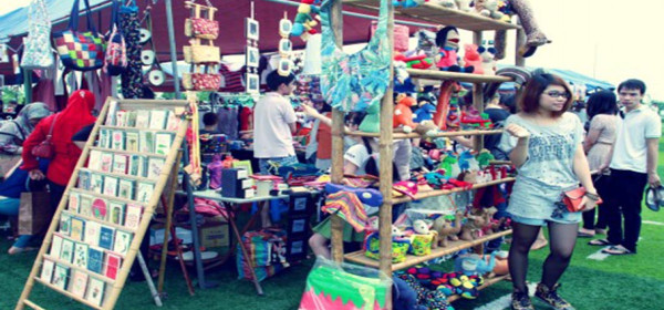Chợ Sale cuối tuần - thú tiêu khiển mới của teen Sài Thành