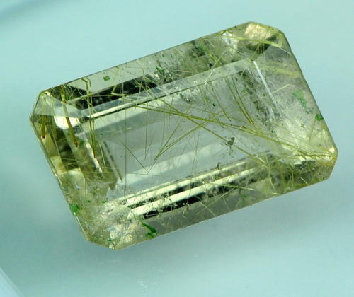 Những Ý Nghĩa Phong Thủy Của Đá Thạch Anh Tóc Xanh