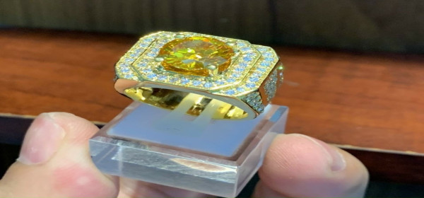 Mệnh Thổ Đeo Nhẫn Ngón Nào Tốt Nhất Trong Phong Thủy?